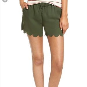 Madewell NWT Scalloped hem green shorts in size xs